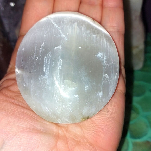 Selenite Palm Stone - Picture 1 of 6